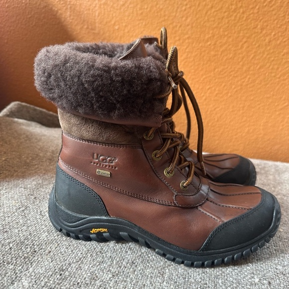 UGG Shoes - UGG Brown “”Adirondack Il” Shearling Lined Weatherproof Leather Boots Women’s 8
